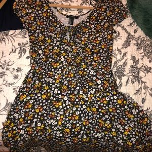 Forever 21 Dresses - π3 for $13 | Floral Skater Dress Forever 21 Dresses - π3 for $13 | Floral Skater Dress